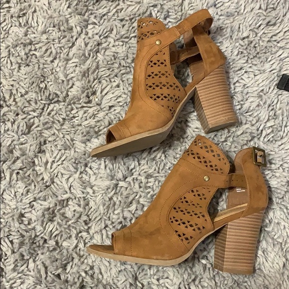 AE Booties - Picture 3 of 3